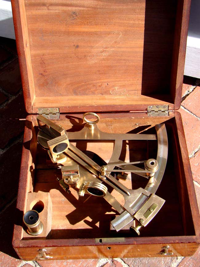A beautiful 19th century brass framed mariners' sextant with its' original mahogany box circa 1850 — image 4